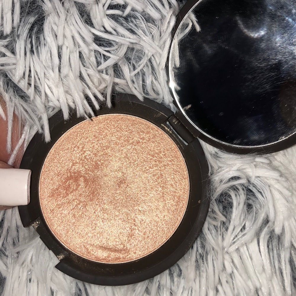 Becca champagne pop